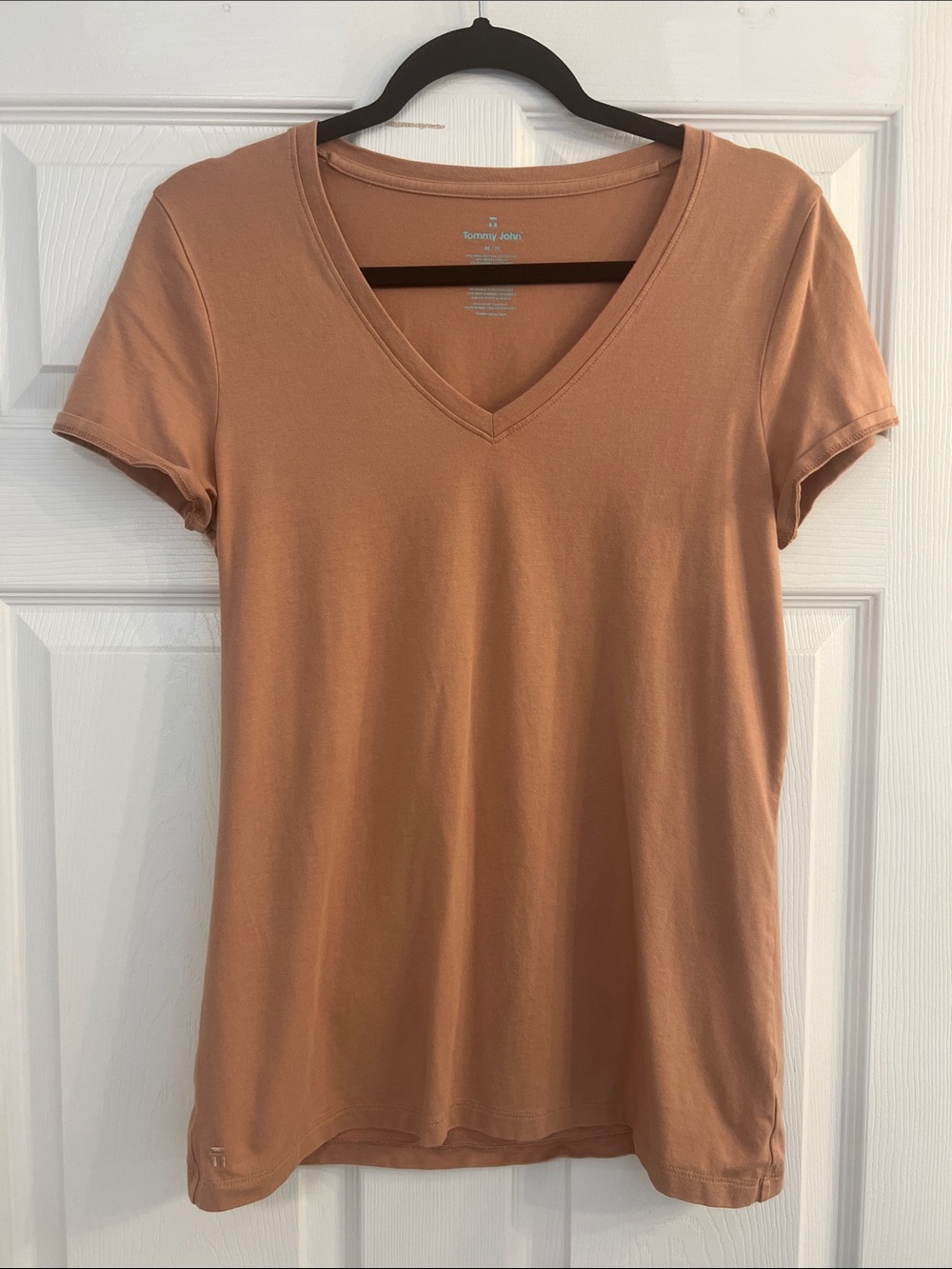Tommy John Women's V-Neck Tee in Clay